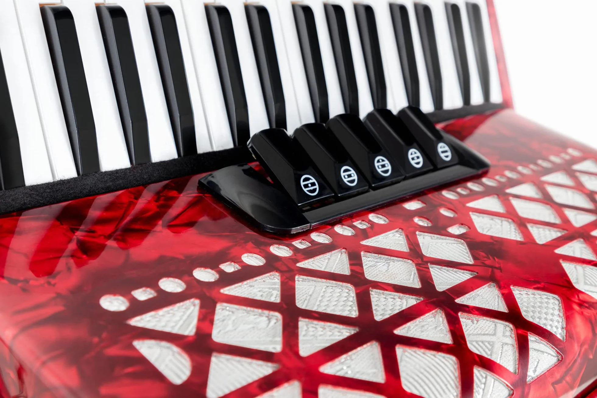 Accordéon Classic Cantabile 72 Basses Secondo V 3 voix 34 touches aiguës Rouge avec sangles et housse