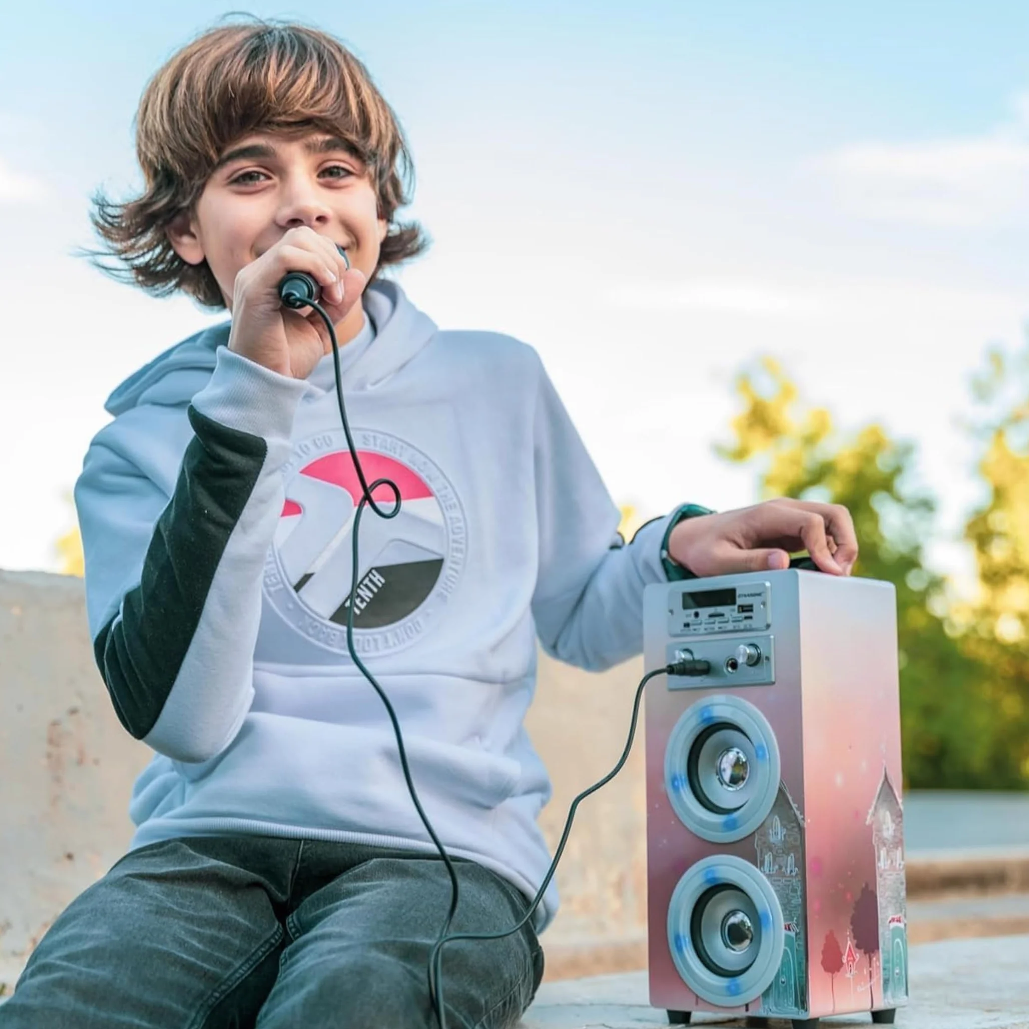 Dynasonic Machine Karaoké Portable Bluetooth 2 Microphones USB SD AUX Lumières LED Batterie Rechargeable