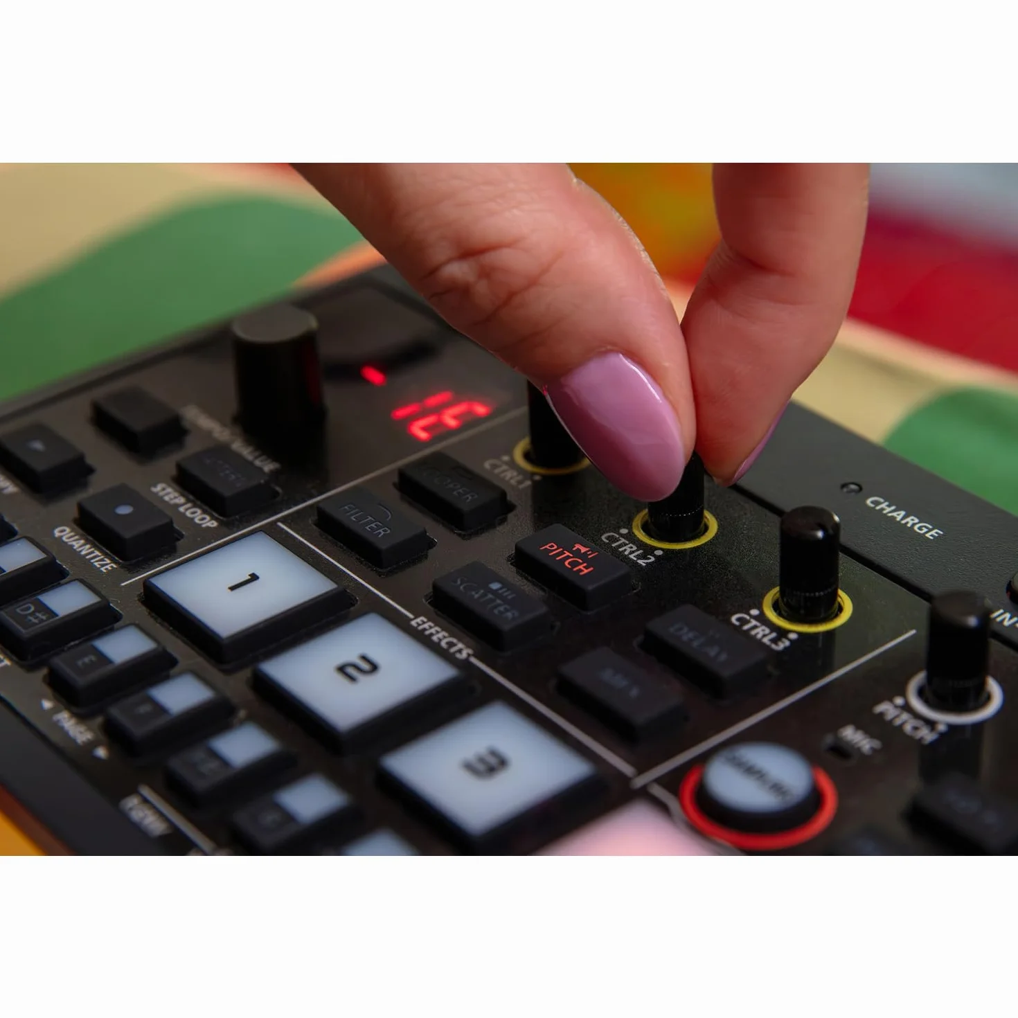 Roland Aira Compact P-6 Creative Sampler avec casque