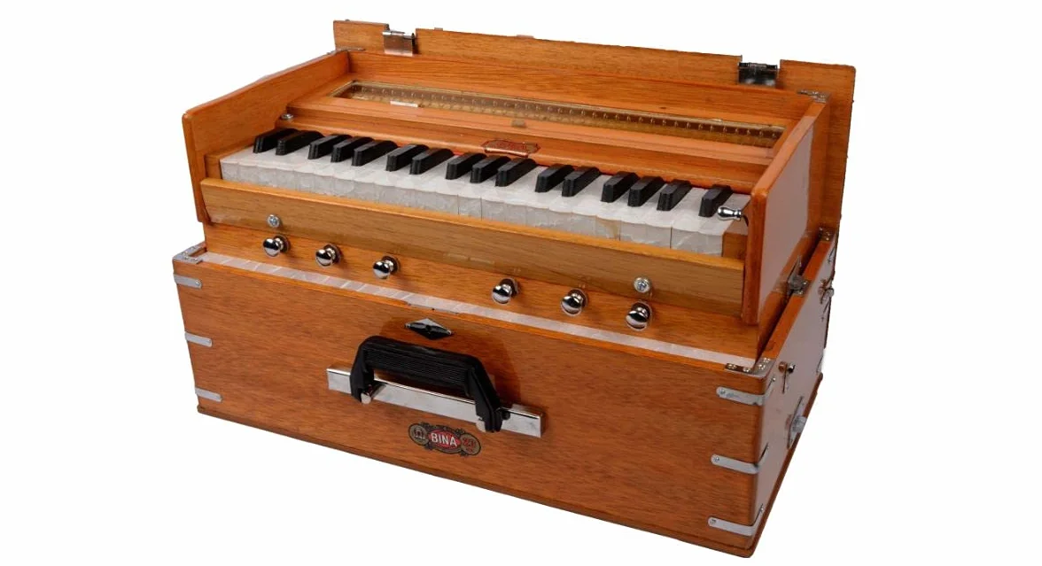 Harmonium portable BINA n°23B 3 oktawy 1/4