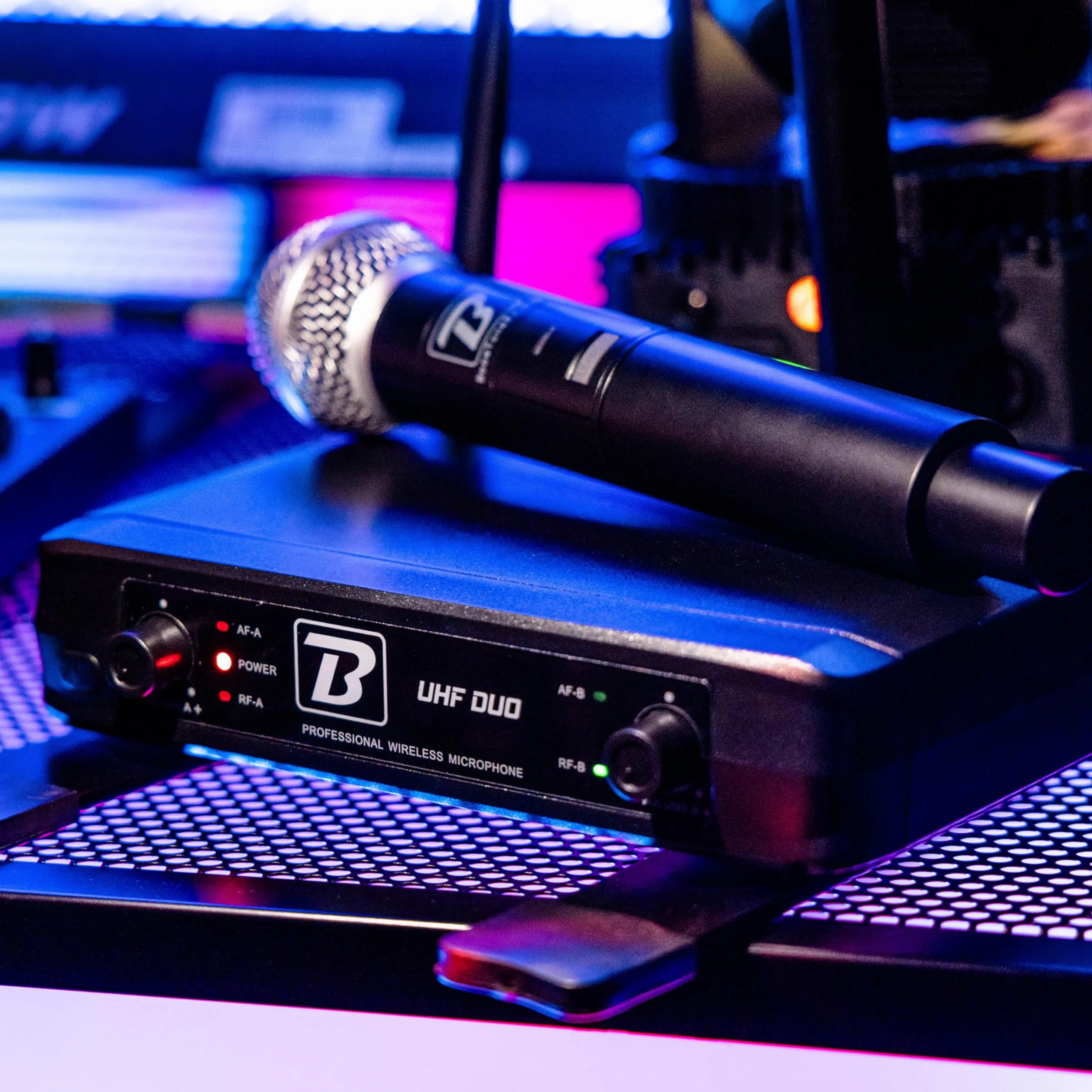 BoomToneDJ UHF Duo Système Complet Micros Sans Fil 2 Microphones Dynamiques Main Double Canal