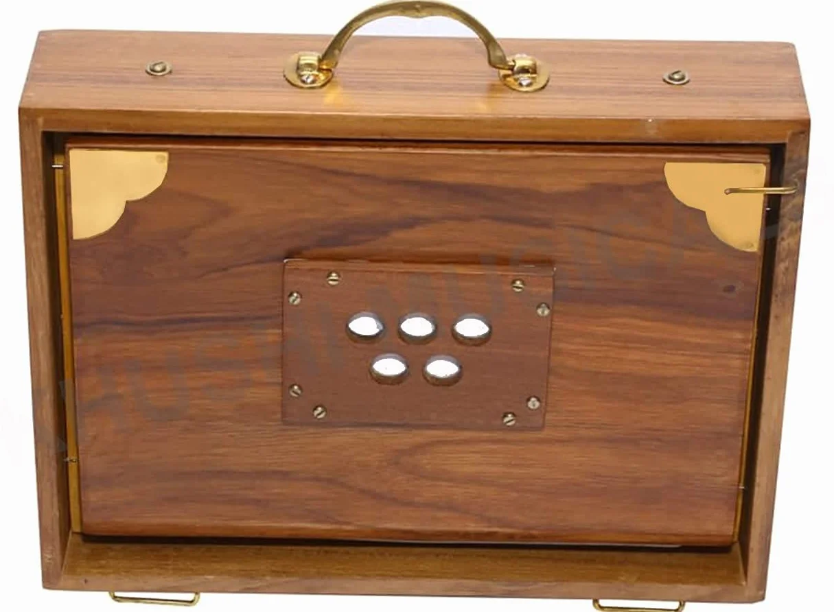 Boîte Shruti indienne en bois de teck 440 Hz raccords laiton compacte