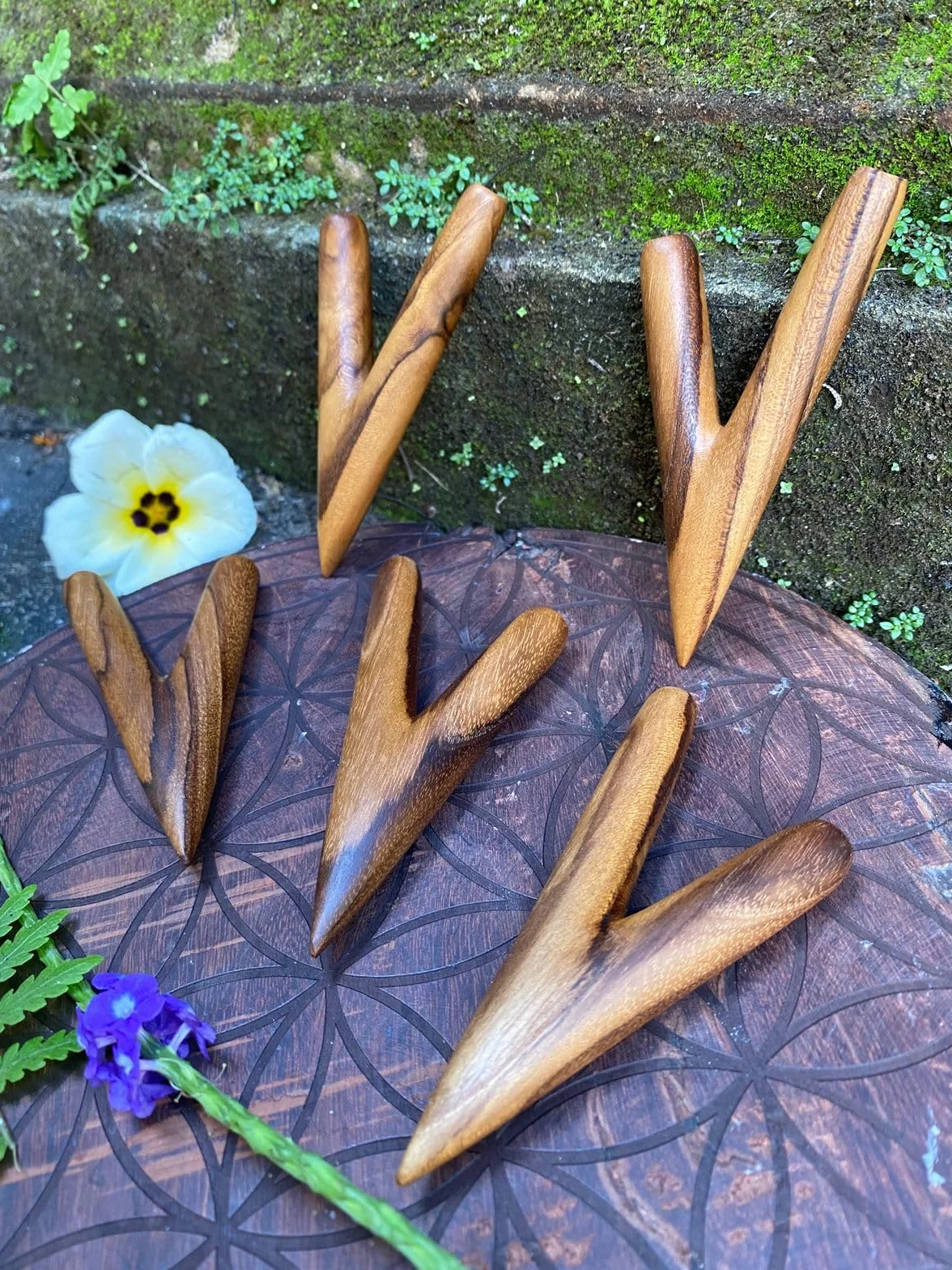 Sifflets chamaniques Amazonas Teak Rapei Rituel Poussière