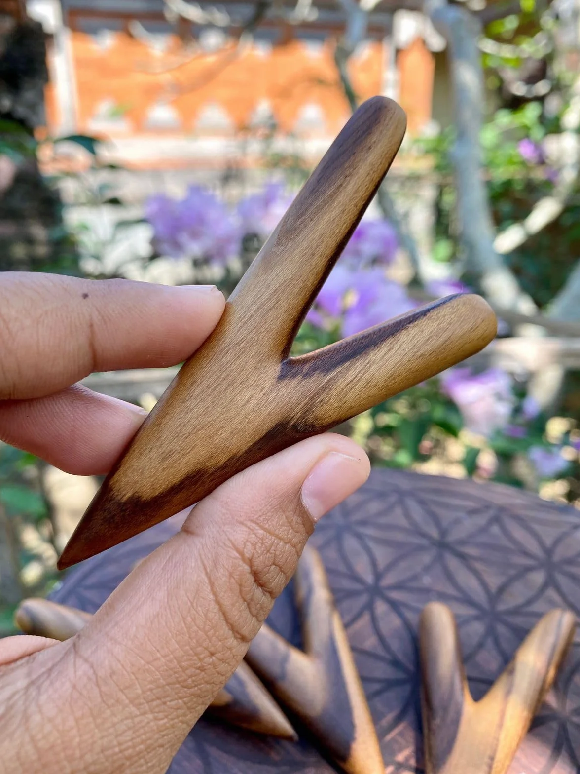 Sifflets chamaniques Amazonas Teak Rapei Rituel Poussière