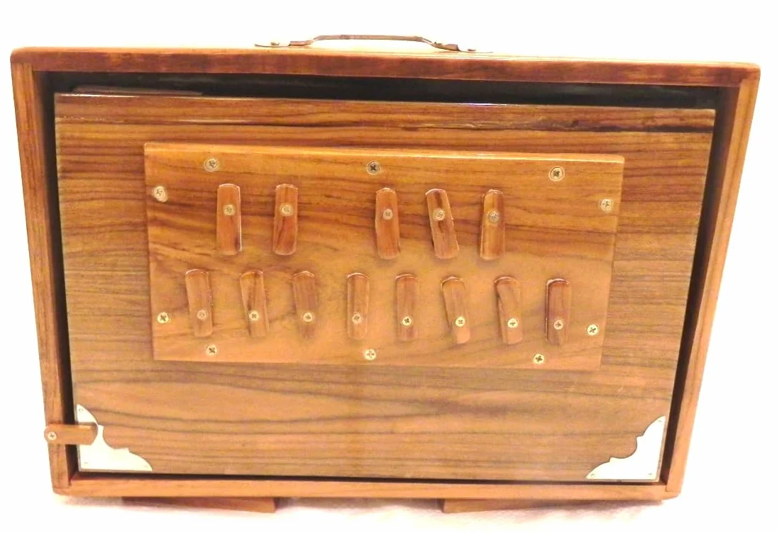 Boîte Shruti en bois de pin et laiton 38,1 x 25,4 x 7,62 cm accordé à 440 Hz pour yoga kirtan