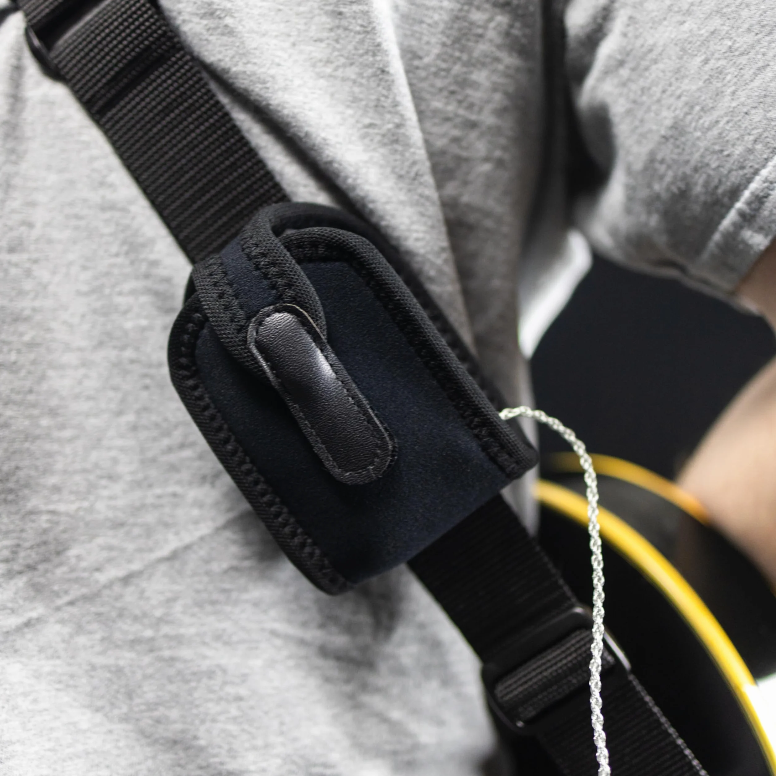 NEOTECH Wireless Pouch